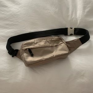 Aritzia Fanny Pack